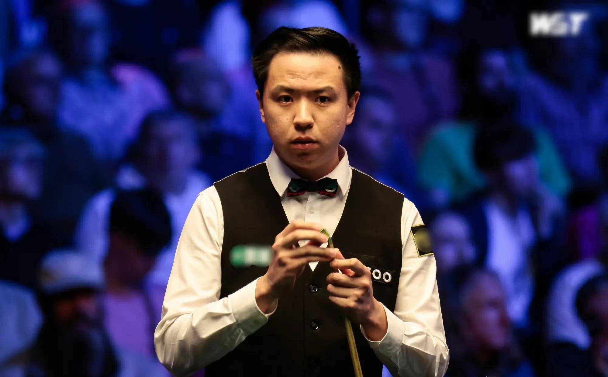 球显得尤为 球显得尤为