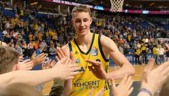 新领略到足 新领略到足